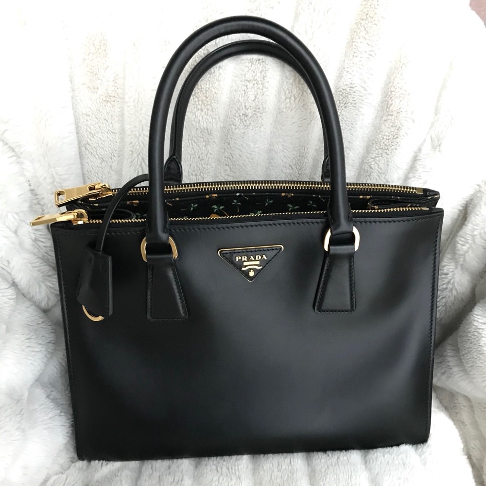 Prada Saffiano lux tote medium size